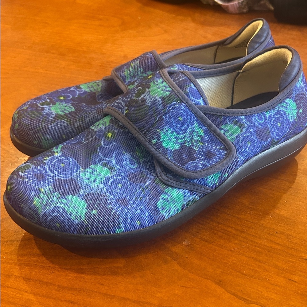 Alegria Spright Baby Bloomer Floral Blue Comfort Strap Shoes Women’s size 39
